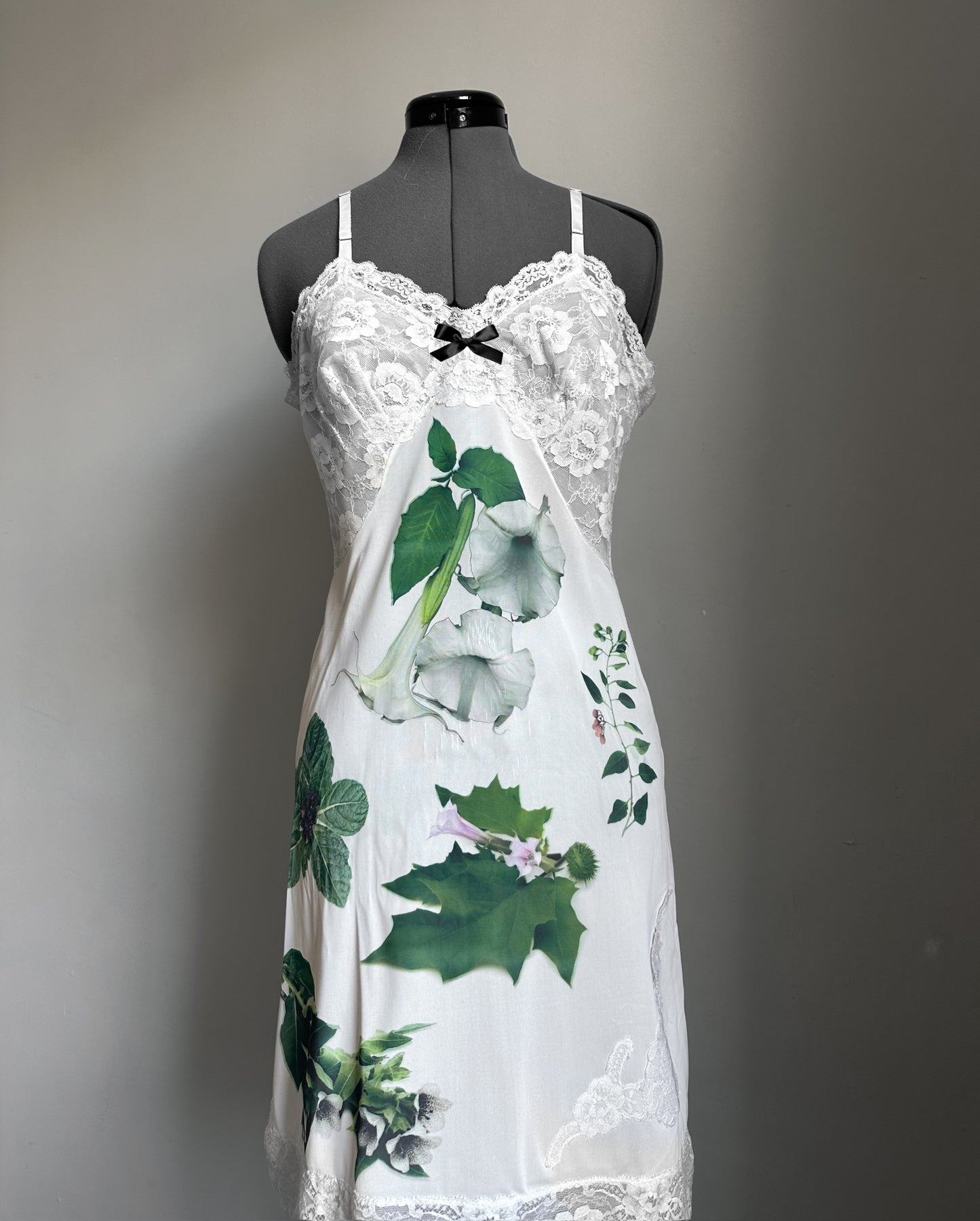 Poisonous plants dress (L)