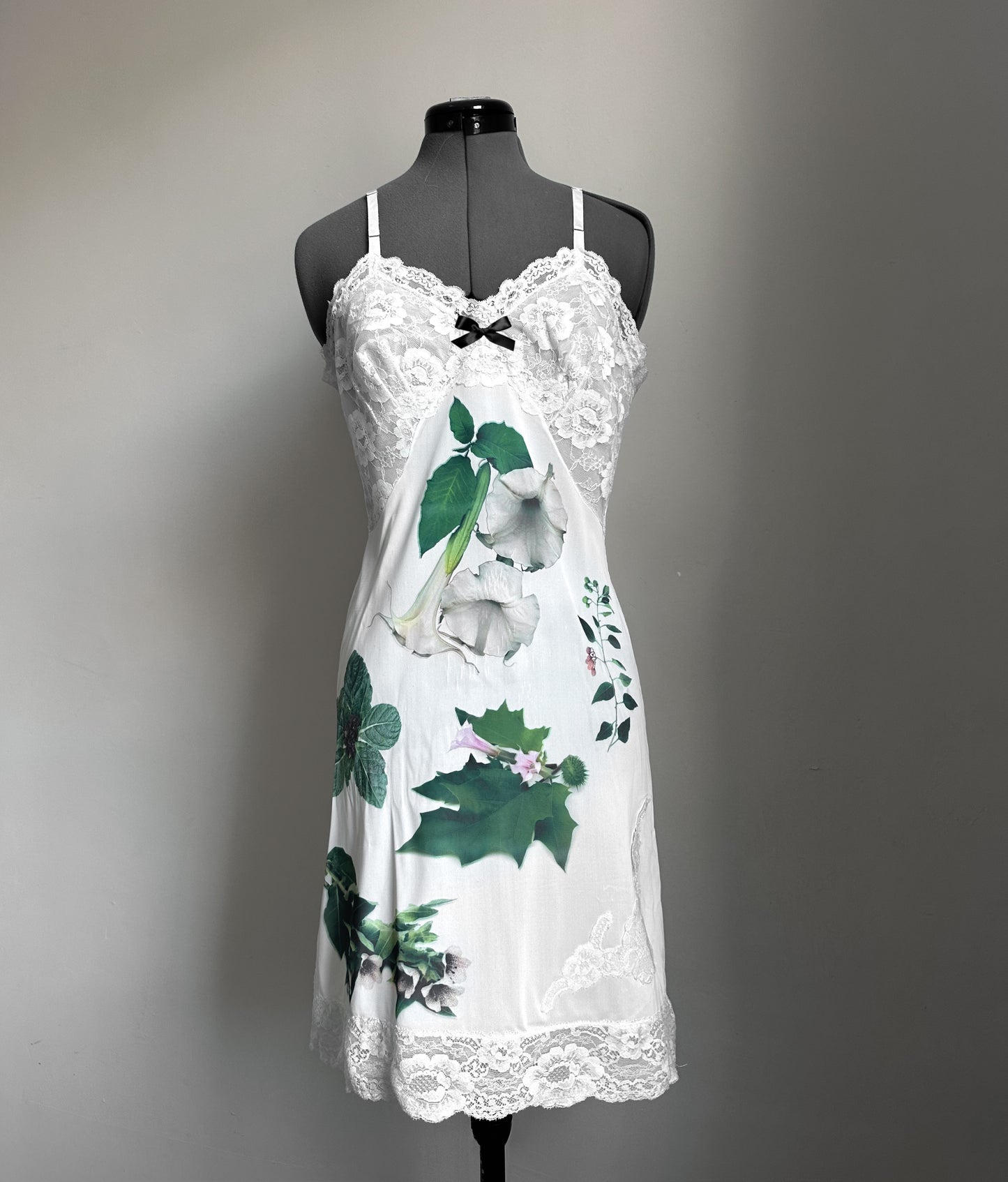 Poisonous plants dress (L)